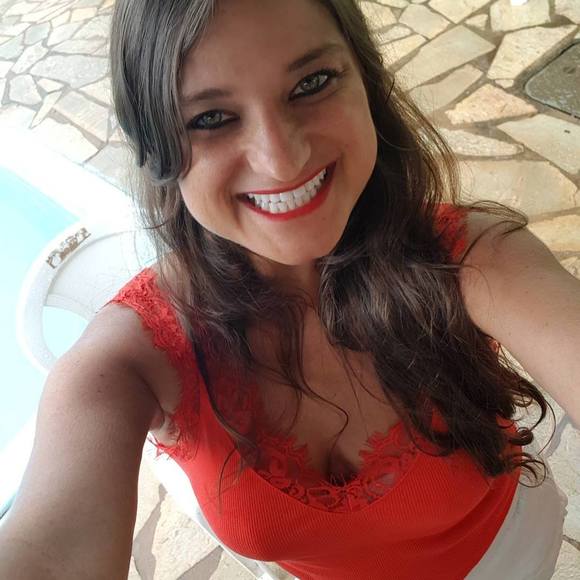 Meet your Posher, Andréa - Picture 1 of 1